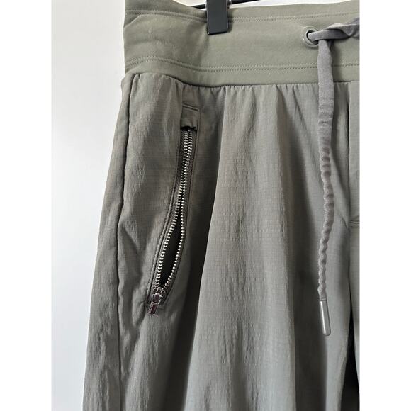 Athleta Trekkie North Jogger in Olive Green size 6 - Picture 6 of 10
